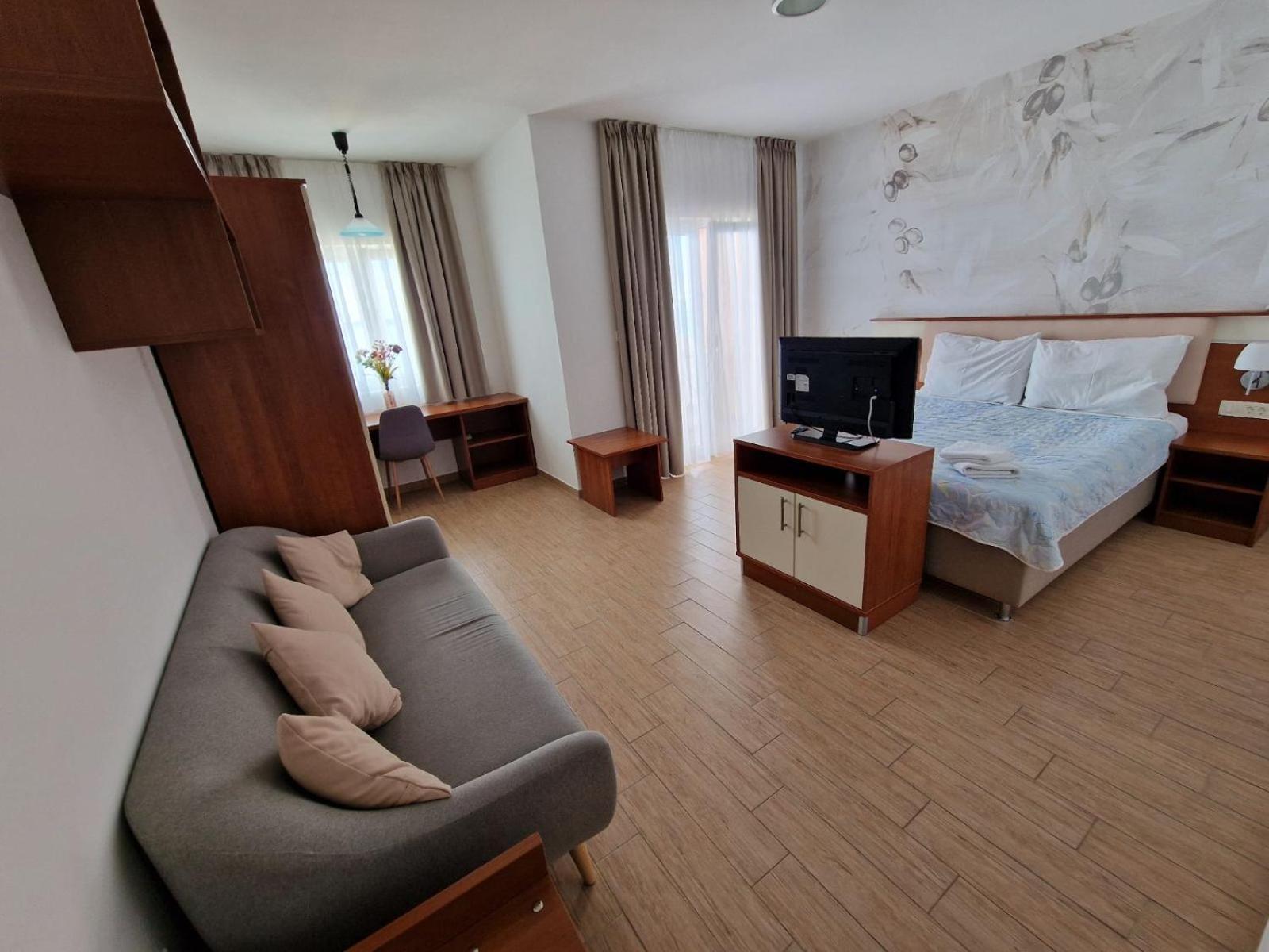 Augustino Hotel 3*